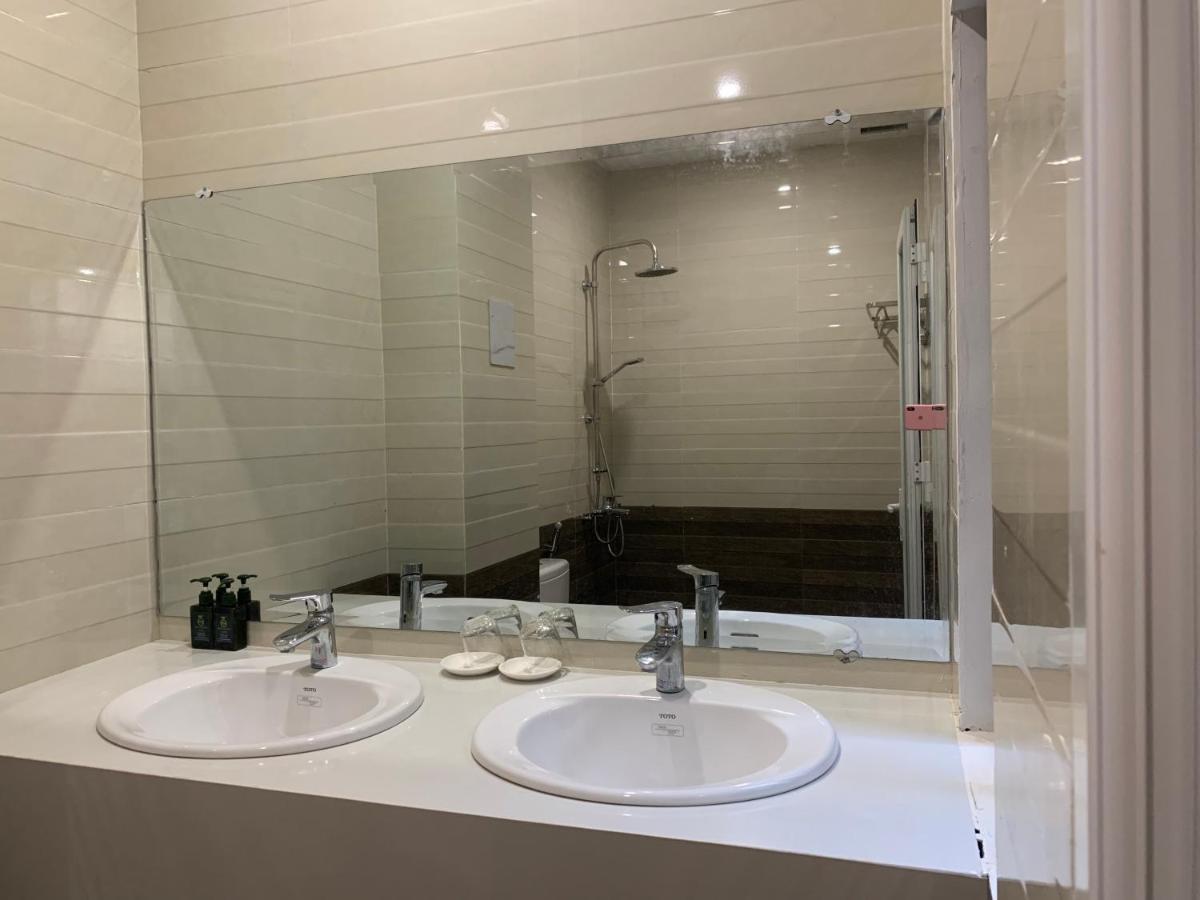 Minh Hoang Hotel Туихоа Экстерьер фото